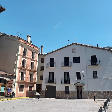 Un Tros De Sal. Casa Rural A Gerri De La Sal. Villa Bagian luar foto