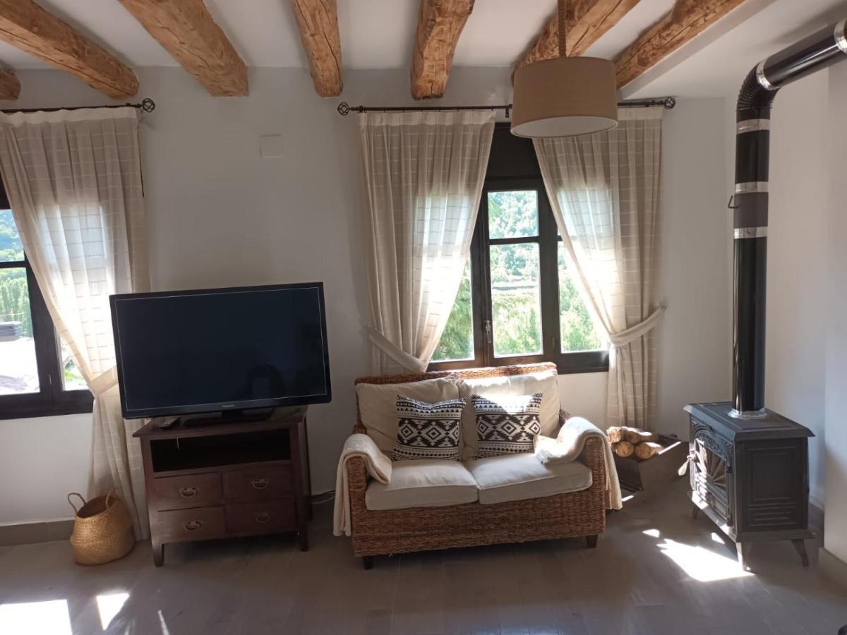 Un Tros De Sal. Casa Rural A Gerri De La Sal. Villa Bagian luar foto