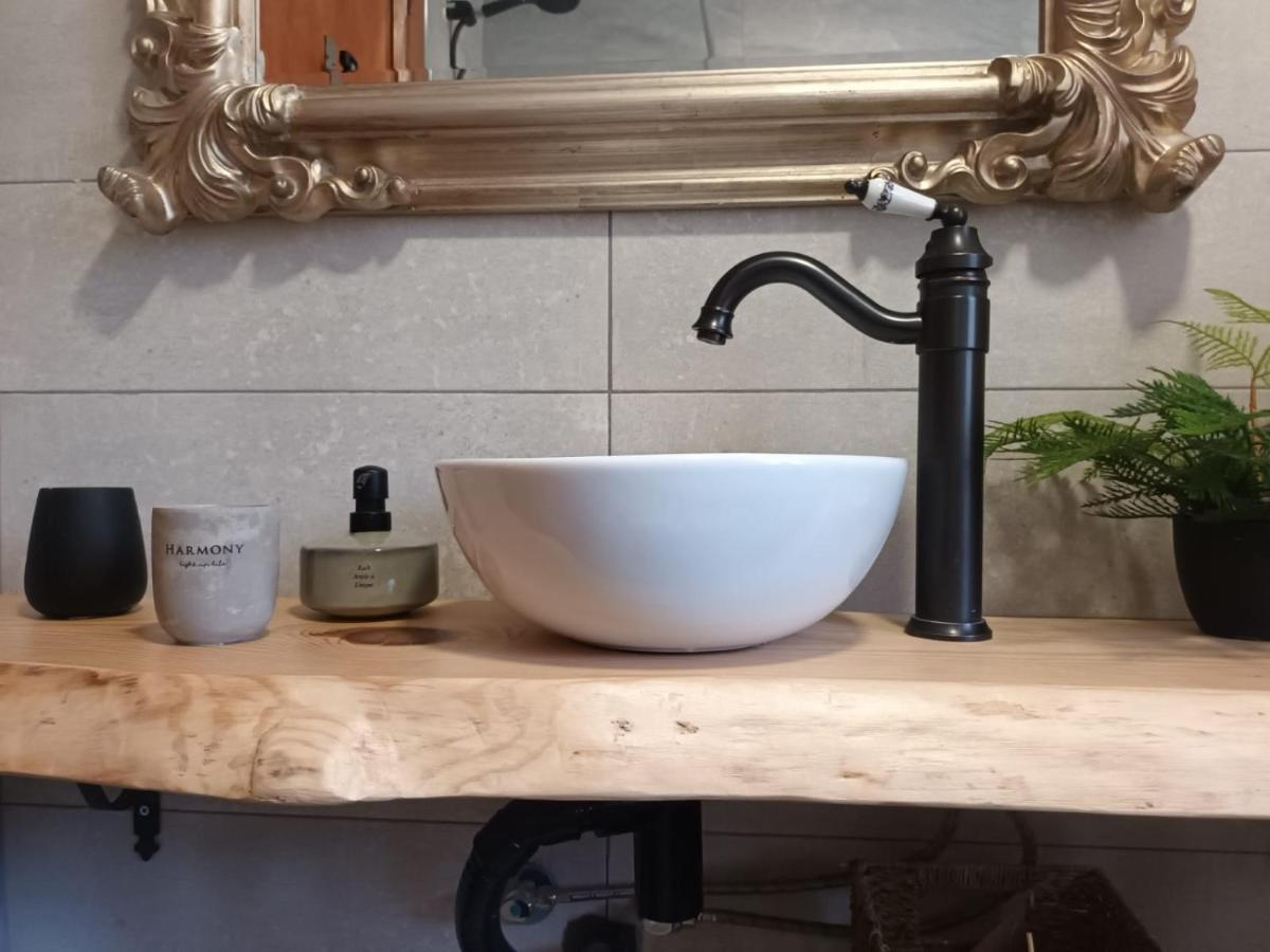 Un Tros De Sal. Casa Rural A Gerri De La Sal. Villa Bagian luar foto