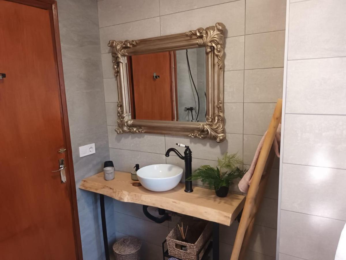 Un Tros De Sal. Casa Rural A Gerri De La Sal. Villa Bagian luar foto